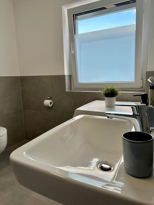 Amao-Pearl I Comfort Suite I 94Qm I Kingsize-Bett I Exklusiv Mit Balkon & Tiefgarage I Aufzug Offenburg Ngoại thất bức ảnh